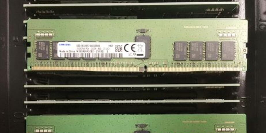 M393A2K43DB2-CVF 三星DDR4 2933 RECC 16G服務(wù)器內(nèi)存條縮略圖